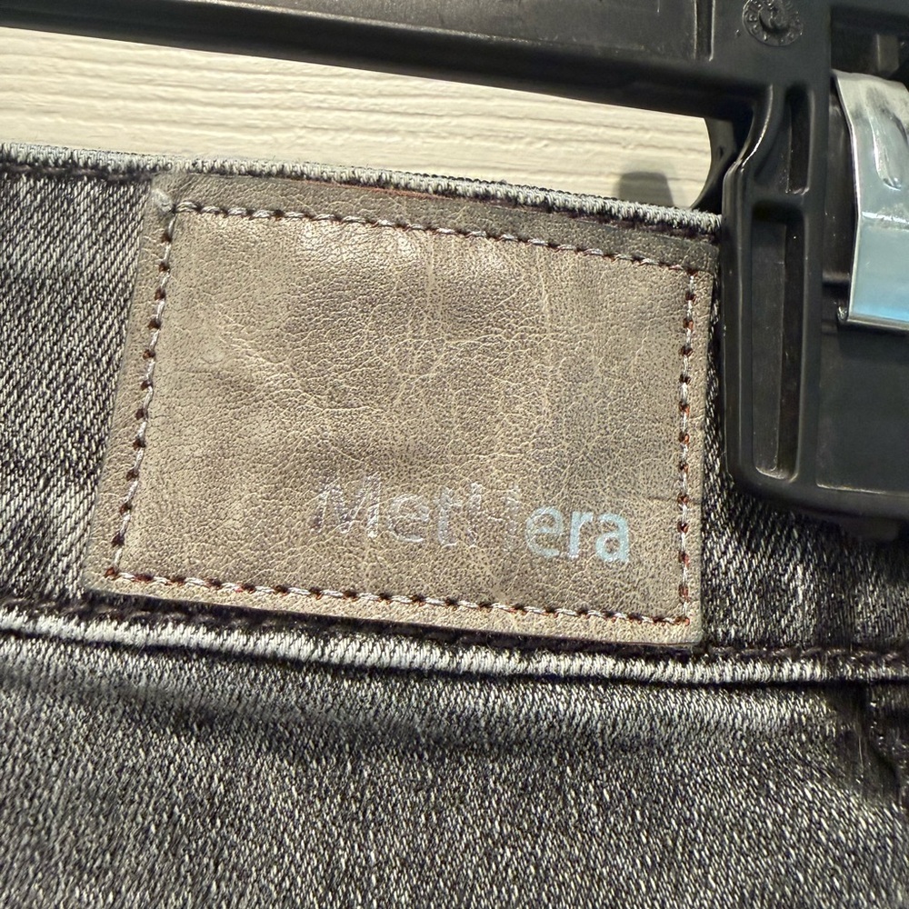 💜🔥💙MetHara Dark GrayJeans Size 6 | Mid Rise Stretch Denim | Faded Wash - Picture 3 of 5